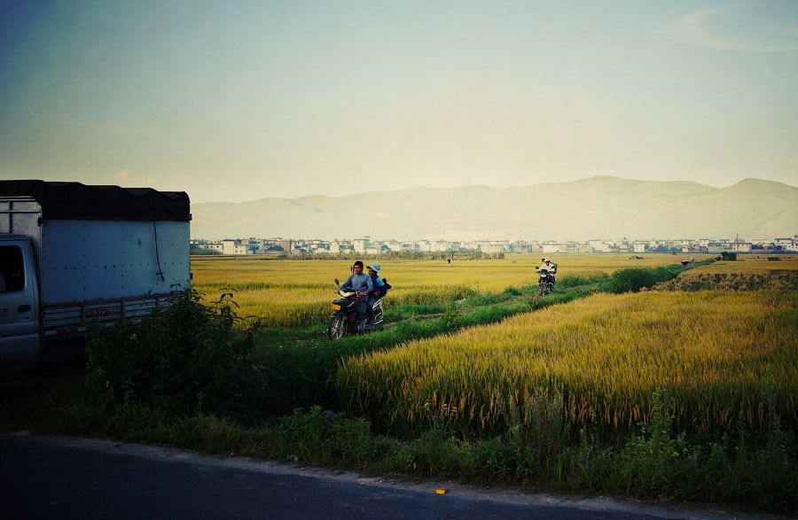 Старый город был основан очень давно, его окружает крепость, где сохранилась вся красота и след прошедших эпох.