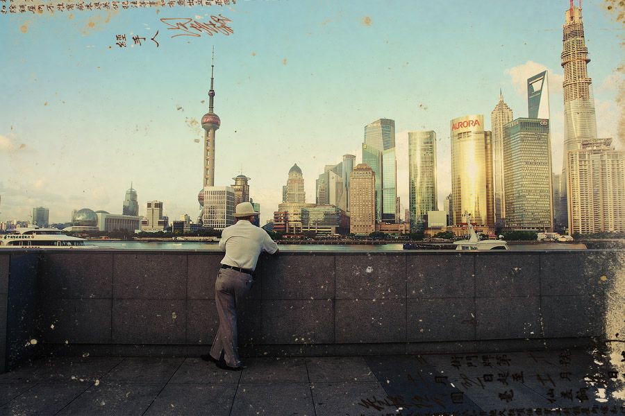 Он сказал, что когда он был в Шанхае, многие местные люди были очень заинтересованы им, чего он в принципе ожидал. Между тем, в Шанхае он также открыл для себя множество отличительных видов и сцен из жизни.