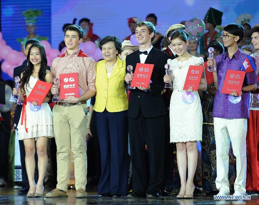 В г. Куньмин завершился 6-й Всемирный конкурс китайского языка среди учащихся средних школ