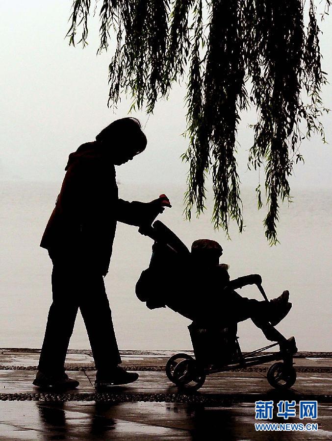 Озеро Сиху -- сосредоточие культурной жизни жителей Ханчжоу