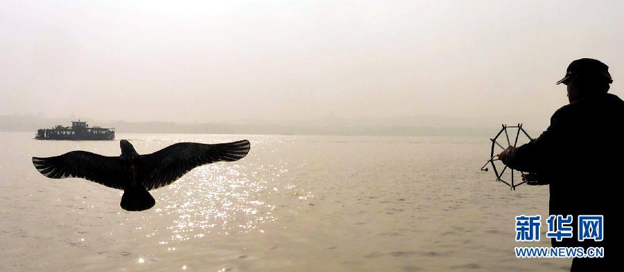 Озеро Сиху -- сосредоточие культурной жизни жителей Ханчжоу