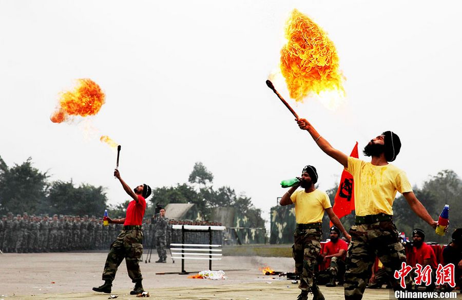 Фото: прекрасные мгновения китайско-индийских совместных антитеррористических учений «Рука об руку-2013»