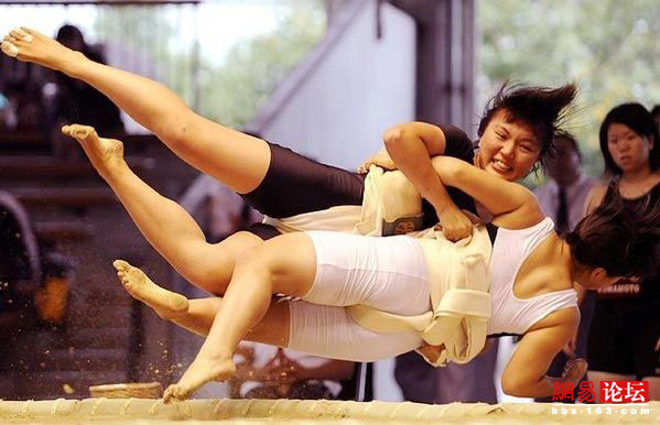 Фото: Женские борцы сумо Японии