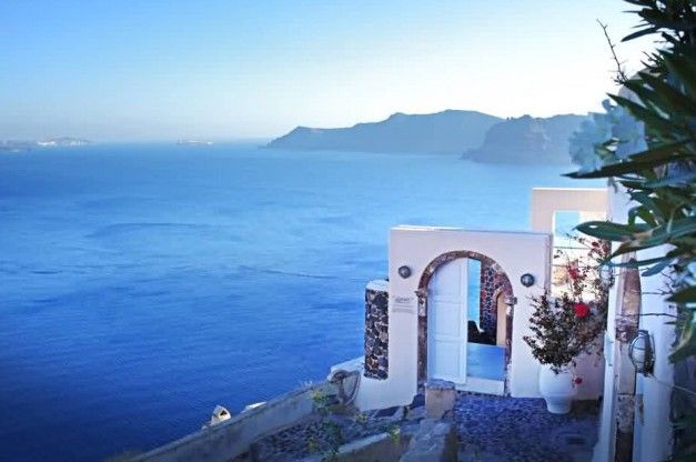 Красивые пейзажи острова Санторини в Греции 