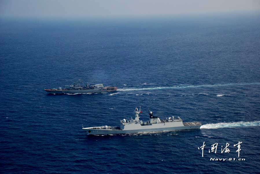 14 ноября по местному времени в Аденском заливе ракетный фрегат ВМС Китая «Хэншуй» с украинским фрегатом «Гетман Сагайдачный» провели совместные учения по поисково-спасательным работам и контролю.