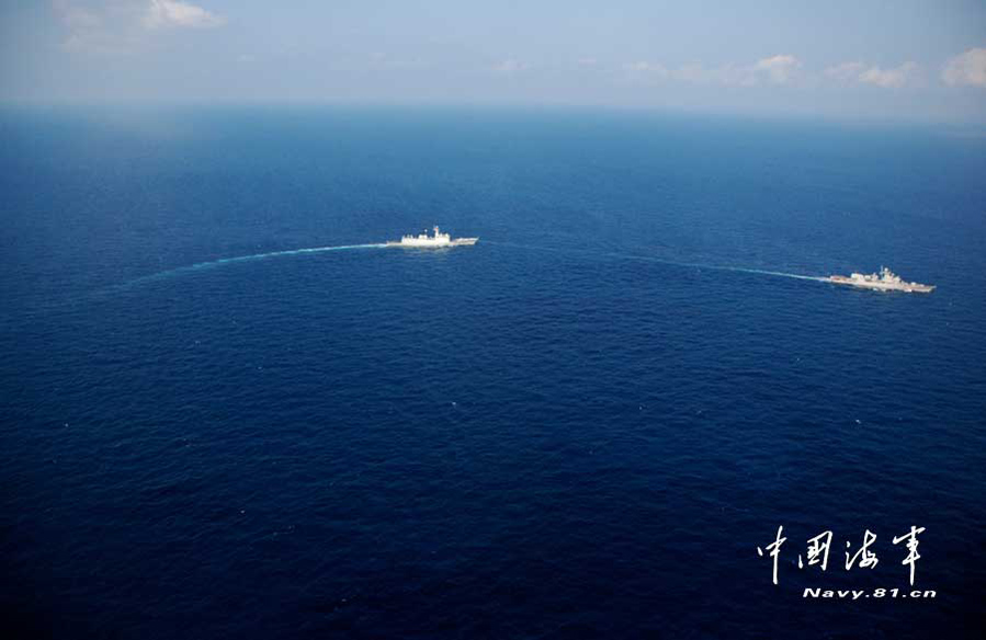 14 ноября по местному времени в Аденском заливе ракетный фрегат ВМС Китая «Хэншуй» с украинским фрегатом «Гетман Сагайдачный» провели совместные учения по поисково-спасательным работам и контролю.