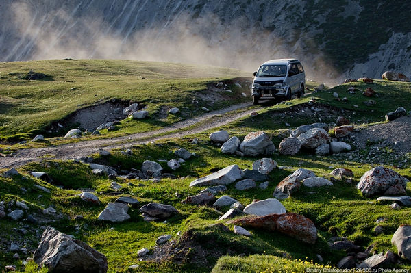 Потрясающие пейзажи нагорья и степи в Киргизии