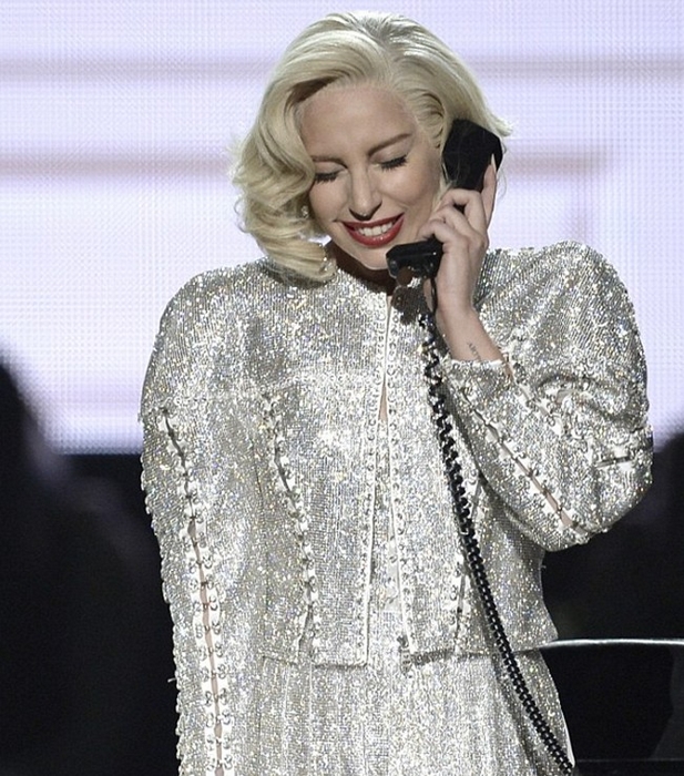 Музыкальная премия «American Music Awards»: Леди Гага в образе Мэрилин Монро