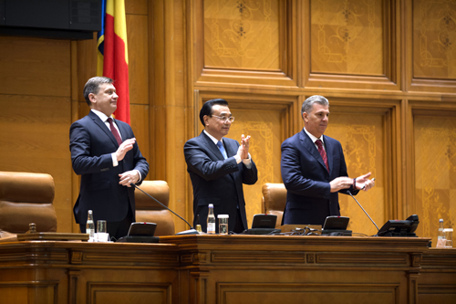 Премьер Госсовета КНР Ли Кэцян: необходимо содействовать дальнейшему развитию китайско-румынских отношений дружбы и сотрудничества