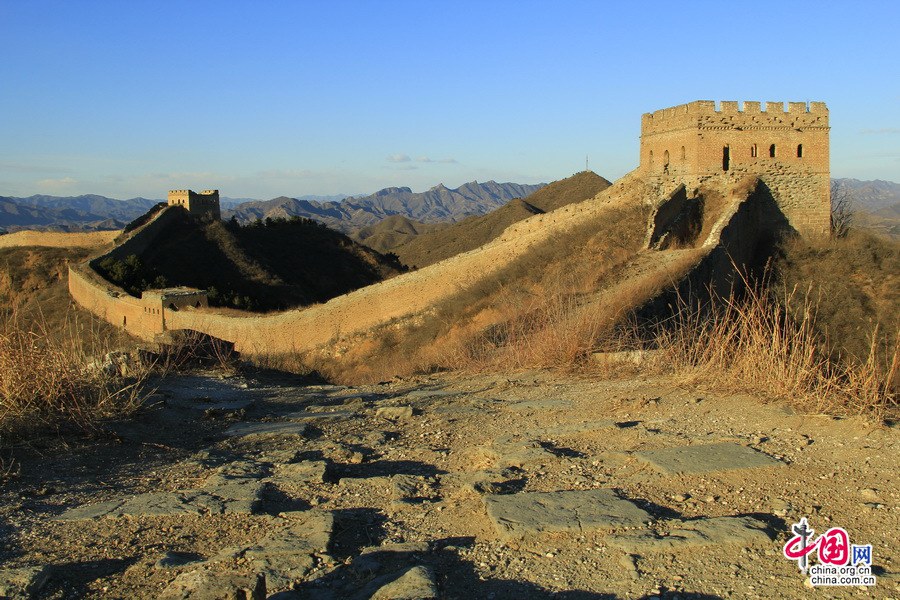 Величественные зимние пейзажи участка Великой китайской стены Цзиньшаньлин
