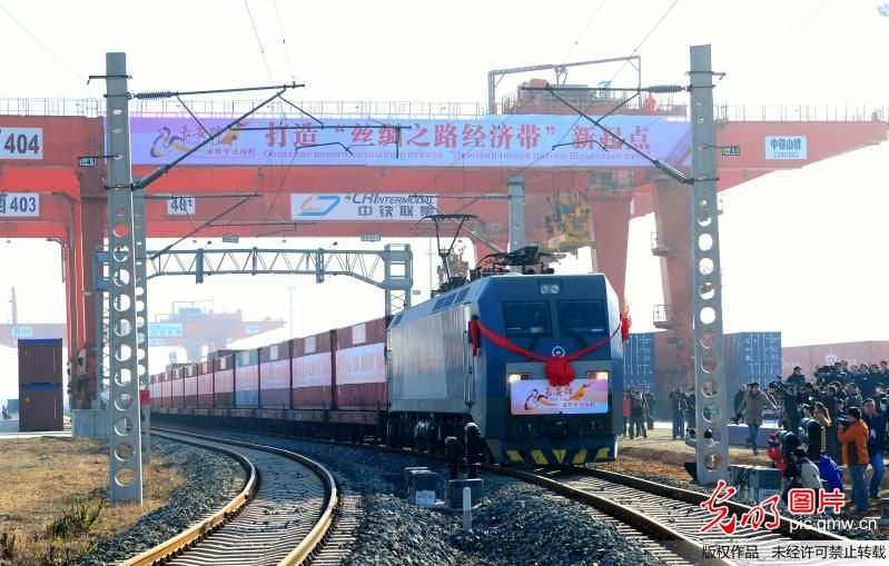 Международный грузовой железнодорожный поезд под названием 'Чанъань' отправится завтра из Сиани в Алматы