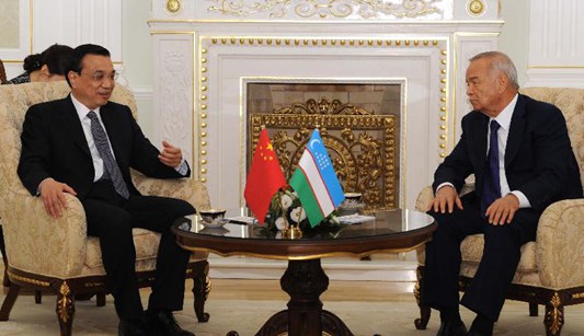 Ли Кэцян призвал к углублению связей с Узбекистаном