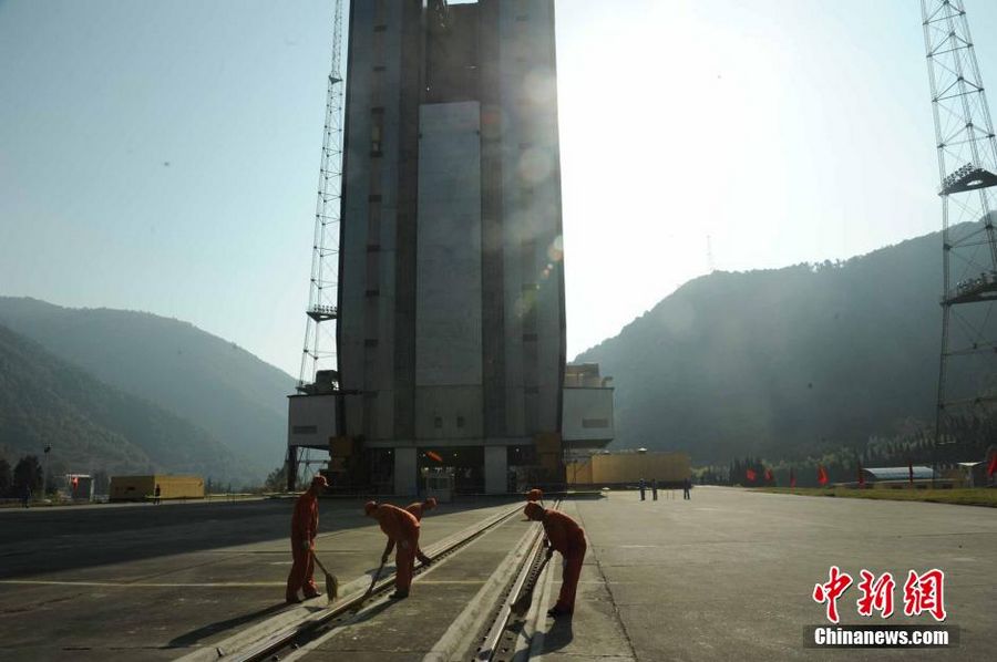Китай запустит аппарат &apos;Чанъэ-3&apos; с луноходом на борту в ночь на 2 декабря
