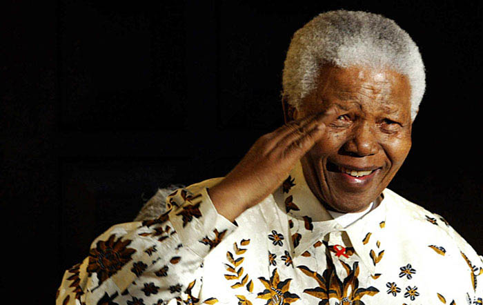 Нельсон Мандела – обладатель Нобелевской премии мира. Он вел тяжелую борьбу на протяжении 50 лет (1944-1994 гг.) против апартеида в Южной Африке.