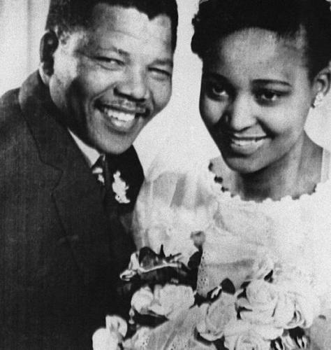 В 1958 году Нельсон Мандела женился на второй жене Винни Мандела, от их брака родились две дочери, их союз завершился в 1996 году. 