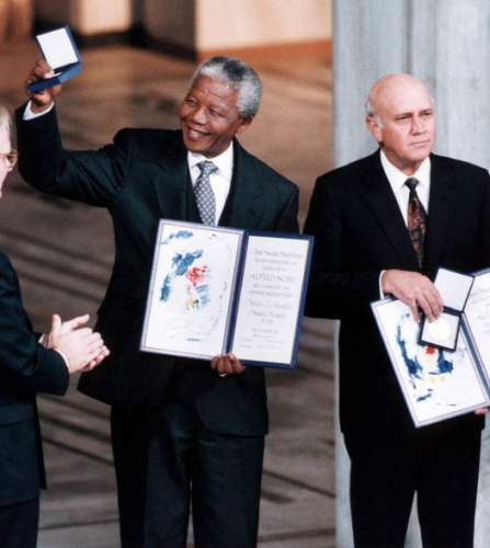 10 декабря 1992 года Нельсон Мандела и Фредерик Виллем де Клерк вместе получили Нобелевскую премию мира. 