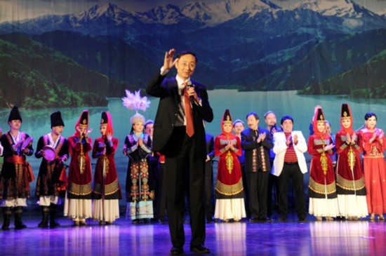В Исламабаде состоялось художественное выступление песни, танца и цирка «Культурный Китай, очаровательный Синьцзян»