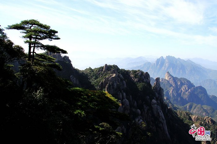Путешествие по Китаю: Красивые пейзажи гор Саньциншань