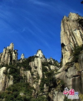 Путешествие по Китаю: Красивые пейзажи гор Саньциншань