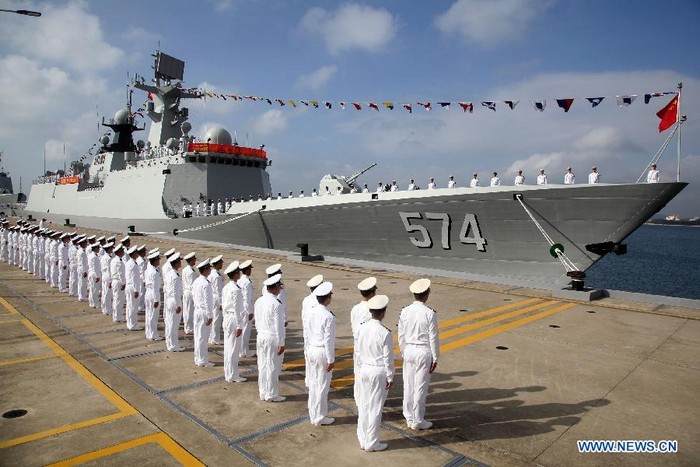 Ракетный фрегат 'Санья' поступил на вооружение ВМС Китая