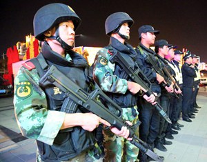 «Стодневная кампания» полиции города Дунъин для сохранения спокойной жизни народа