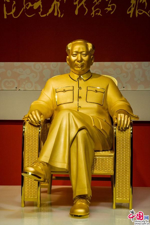 Самая большая золотая статуя Мао Цзэдуна появилась в г. Шэньчжэнь 