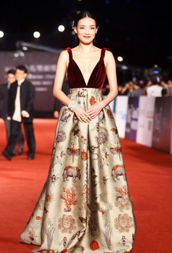 Красивые прически звезд на вечеринку