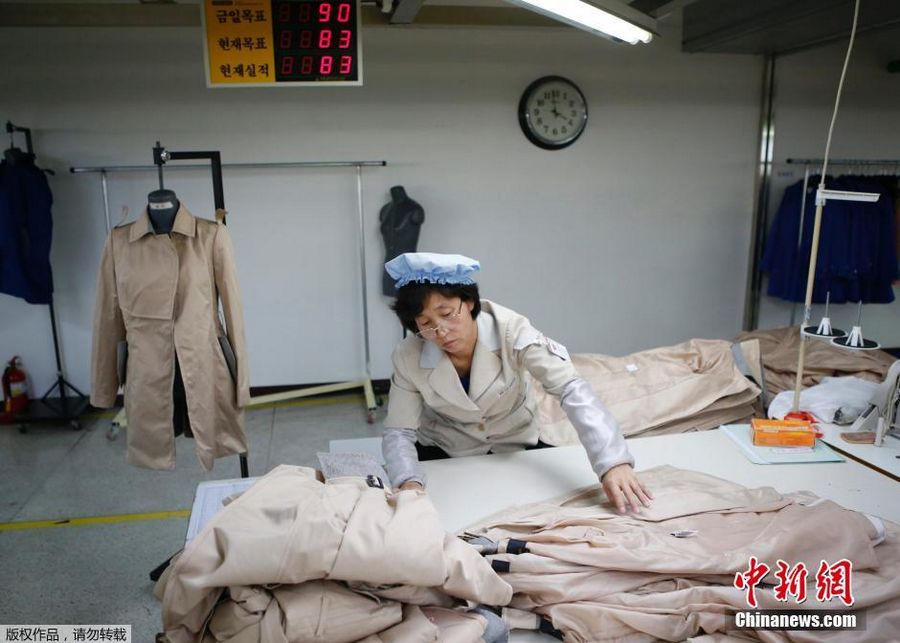 В объективе: северокорейские рабочие в индустриальном парке Кэсон