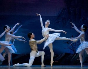 Балет «Лебединое озеро» в исполнении труппы Русского Государственного Театра Оперы и Балета поражает новизной и оригинальностью