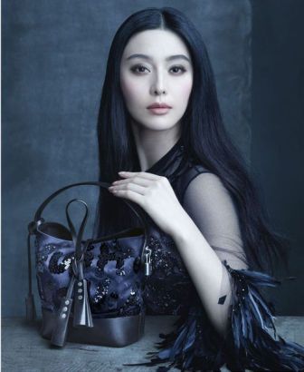 Фань Бинбин стала первой звездой, которая снялась в рекламе весене-летней коллекции «LV» 2014 г.