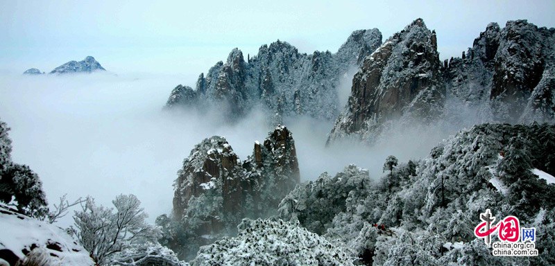 Снежные пейзажи в горах Хуаншань