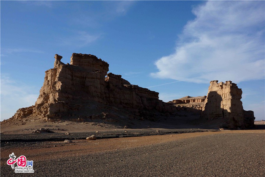 Рельеф Ядань на дороге «Дахайдао» на древнем Шелковом пути в территории Хами СУАР