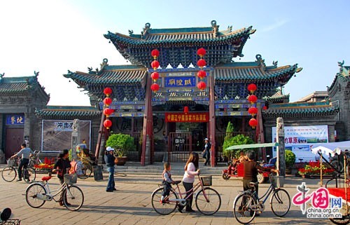 Древний городок Пинъяо приглашает китайских и иностранных туристов для знакомства с культурой Китайского Нового года