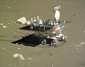 Китайский аппарат 'Юйту' завершил первое исследование поверхности Луны