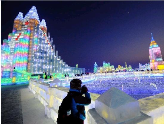 Снежный туризм становится новым модным веянием, в Харбине открылся фестиваль «Мир снега и льда 2014»