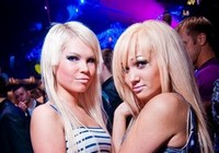 Российские красавицы в роскошном ночном клубе