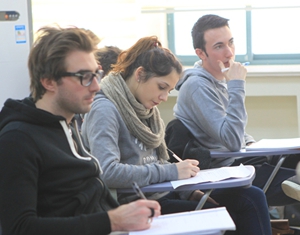 14 учащихся из Франции прибыли в Цзыбо на стажировку