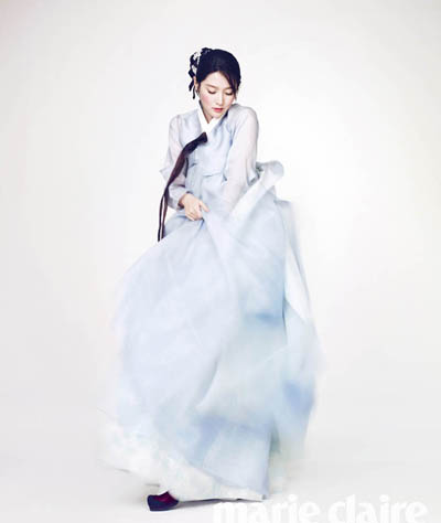 Восхитительная актриса Ли Ён Э (Lee Yeong Ae) в национальной одежде