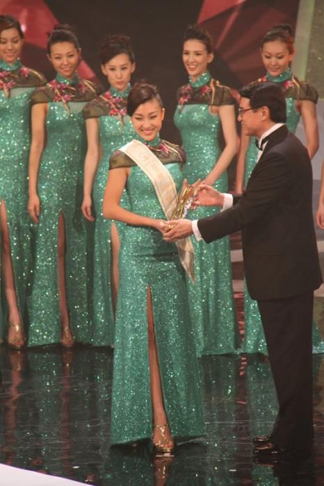 «Мисс Сянган» стала победительницей конкурса красоты Miss Chinese International Pageant 2014