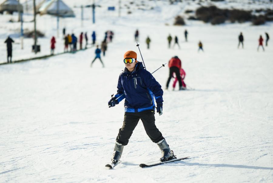 С приближением Праздника Весны в Китае, основные горнолыжные курорты вокруг г. Урумчи привлекают множество туристов со всего мира.
