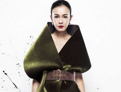 Модель Ли Ай попала на обложку модного журнала