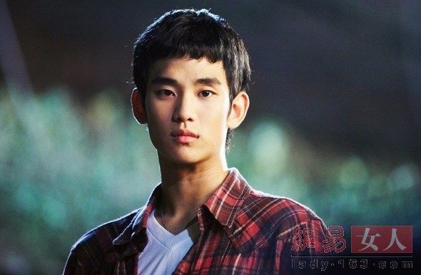 Популярный южнокорейский актер Ким Су Хён (Kim Soo Hyun)