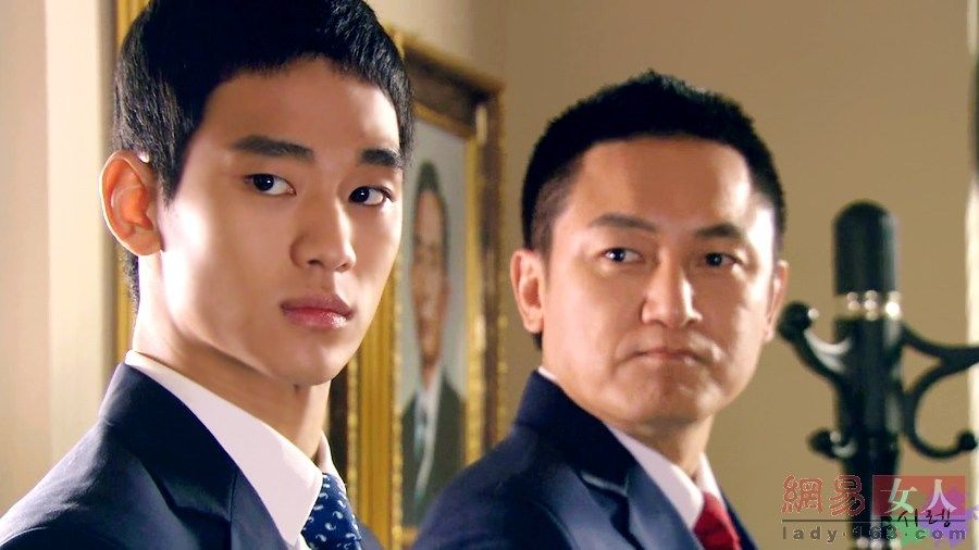 Популярный южнокорейский актер Ким Су Хён (Kim Soo Hyun)