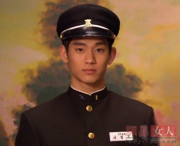 Популярный южнокорейский актер Ким Су Хён (Kim Soo Hyun)