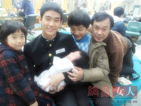 Популярный южнокорейский актер Ким Су Хён (Kim Soo Hyun)