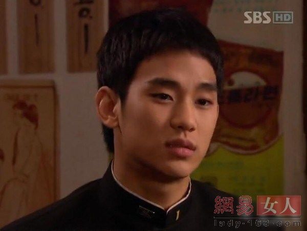 Популярный южнокорейский актер Ким Су Хён (Kim Soo Hyun)