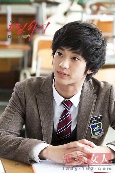 Популярный южнокорейский актер Ким Су Хён (Kim Soo Hyun)