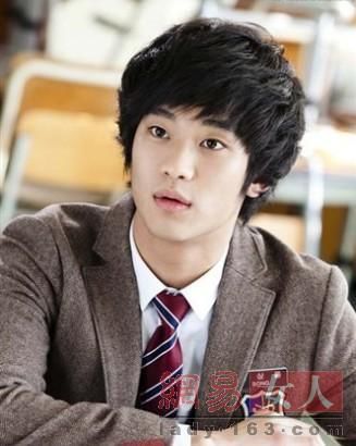 Популярный южнокорейский актер Ким Су Хён (Kim Soo Hyun)