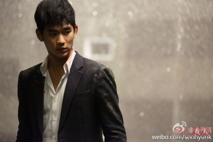 Популярный южнокорейский актер Ким Су Хён (Kim Soo Hyun)