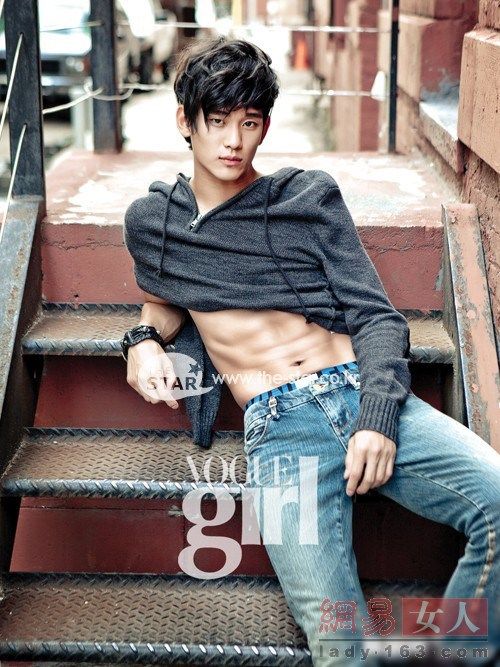 Популярный южнокорейский актер Ким Су Хён (Kim Soo Hyun)